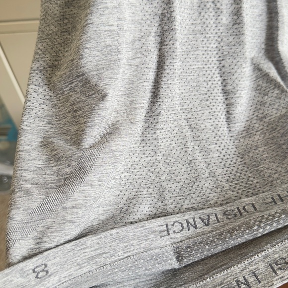 Lululemon Athletica Fitted Gray Tank Top | Size 8 - Picture 4 of 4